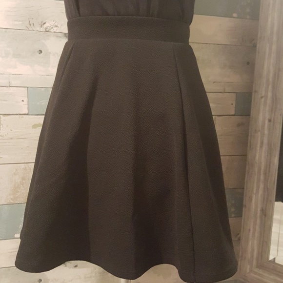 Black Skater Style Skirt - Picture 2 of 2